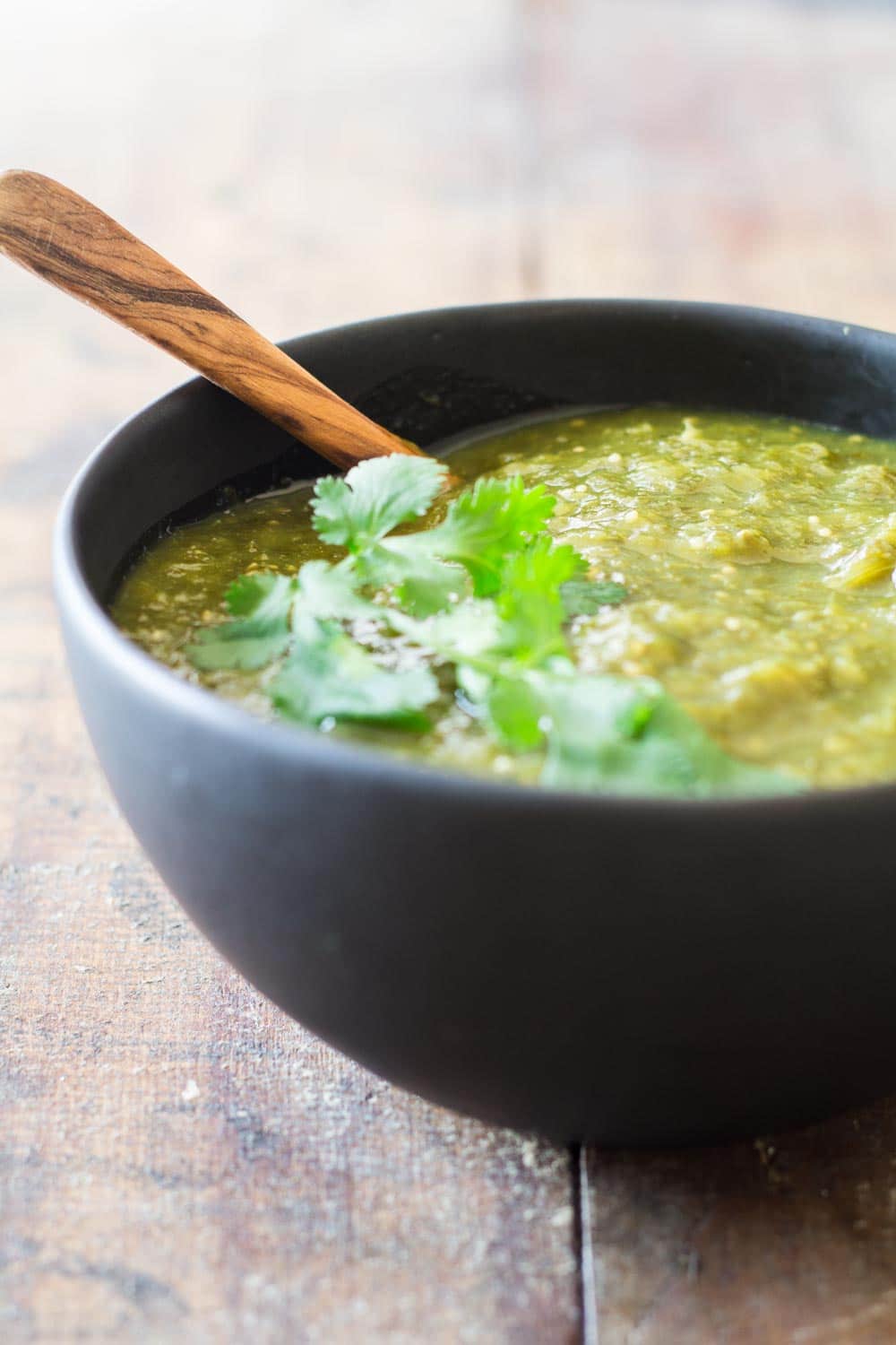 Salsa Verde Mexicana in a black bowl